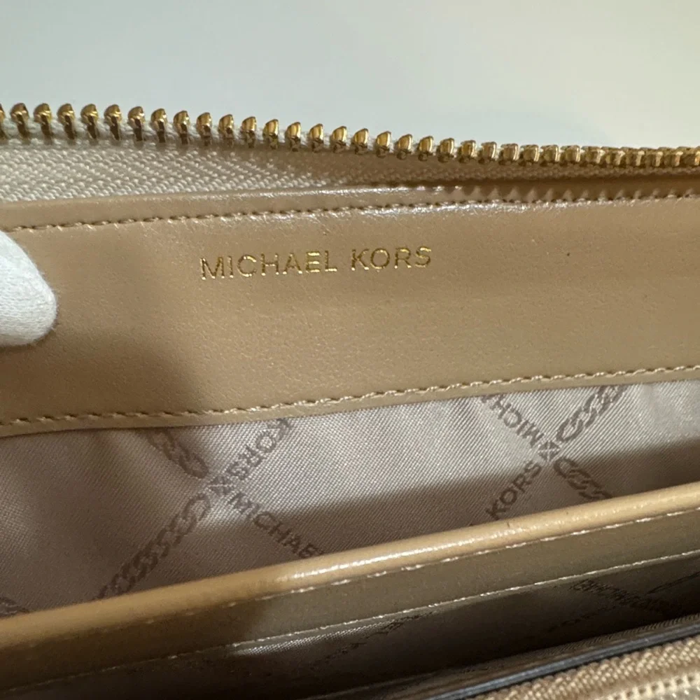 Michael Kors Cream and Gold Zip-Around Wallet - Picture 8 of 11